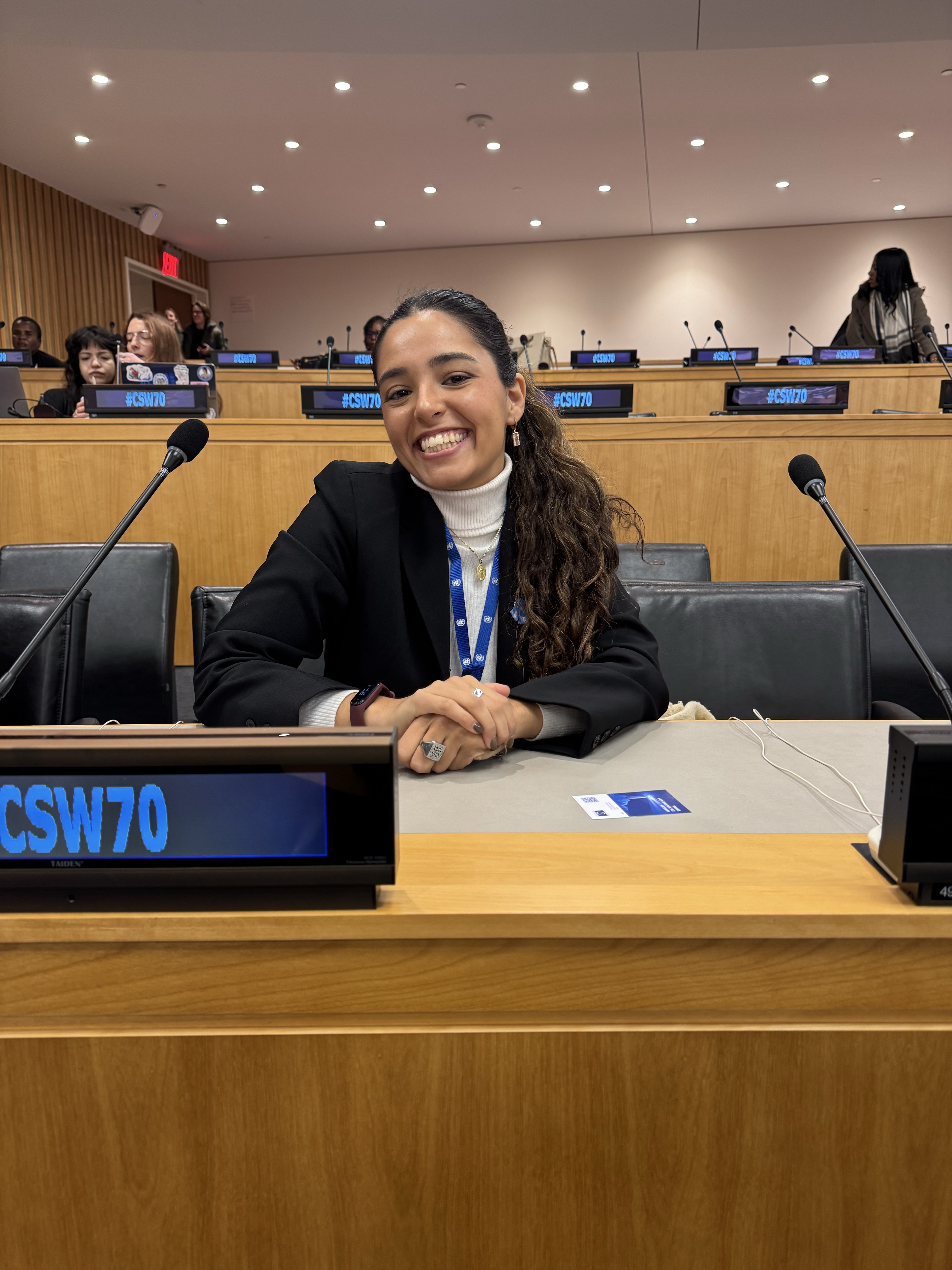 Zoe participando en una sesión de la CSW70 de Naciones Unidas